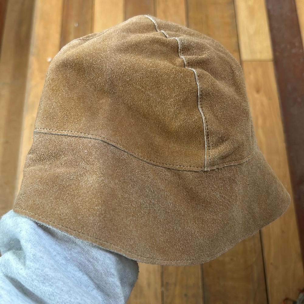 Dooney and Bourke Swede bucket hat